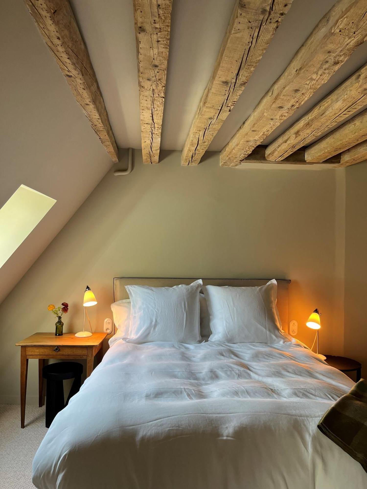 Hotel Les Pres Saint-Hilaire-le-Chatel Exterior foto